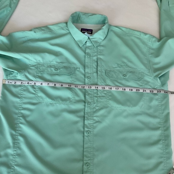 Patagonia Men's Light Weight Button Down Long Sleeve Shirt Light Green Large - Picture 9 of 16